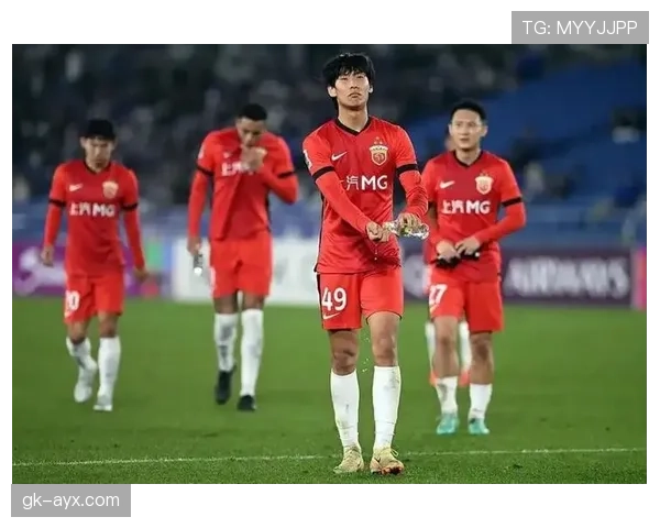 中超进球瞬间：球员破门展现精彩配合与个人能力