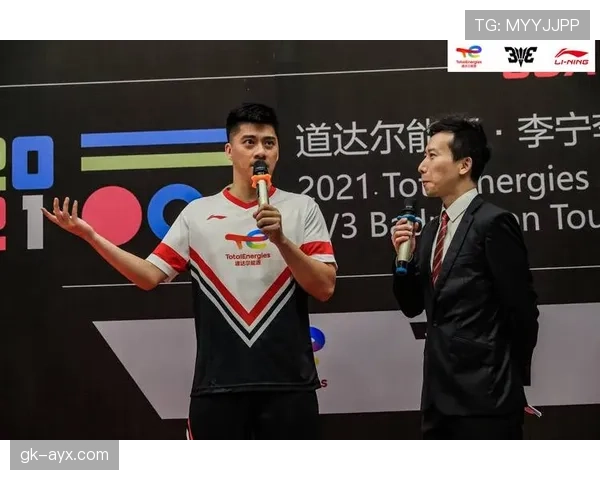 傅海峰退役后住广州豪宅,每天五点起床陪儿子练球,老婆说他比当运动员时还自律 傅海峰退役后住广州豪宅,每天五点起床陪儿子练球,老婆说他比当运动员时还自律