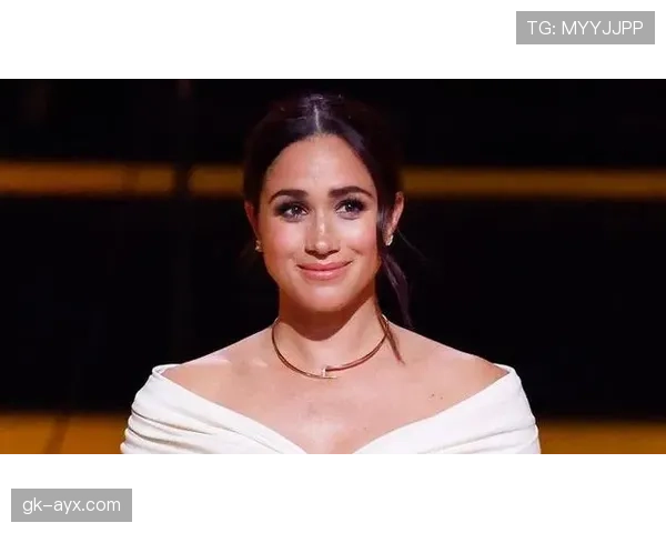 梅根这生活真是疯狂，一天练五小时 然后豪宅里还养了几只迷你宠物？